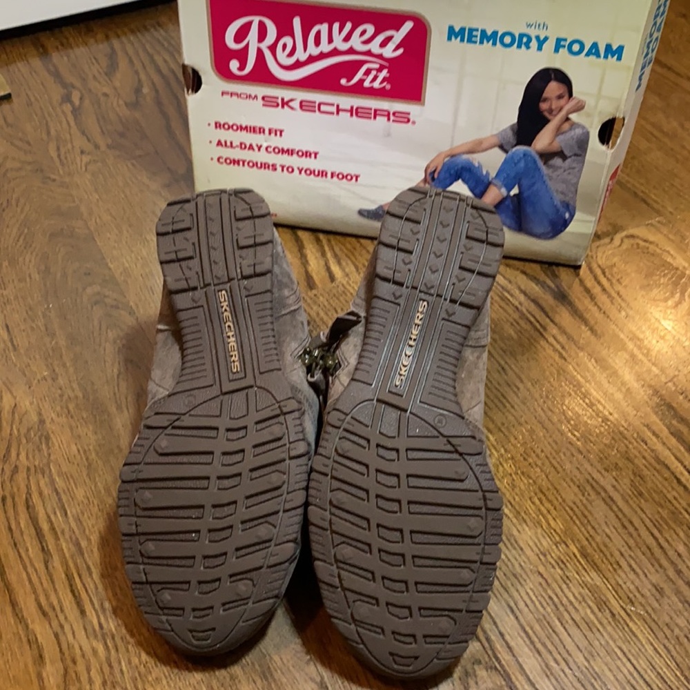 Nib Skechers Memory Foam Ankle Wide Fit - image 2